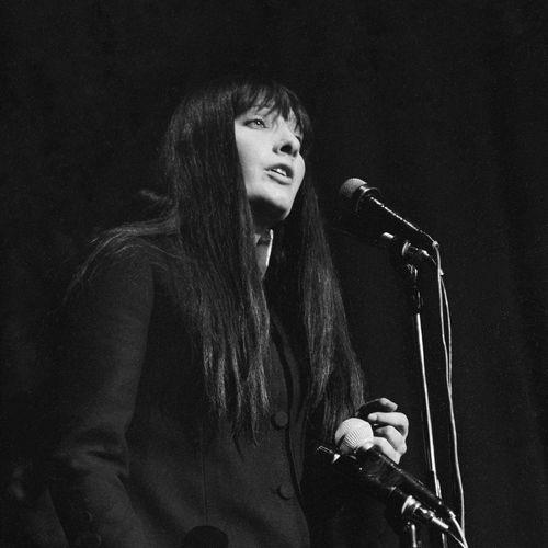 Anne Vanderlove