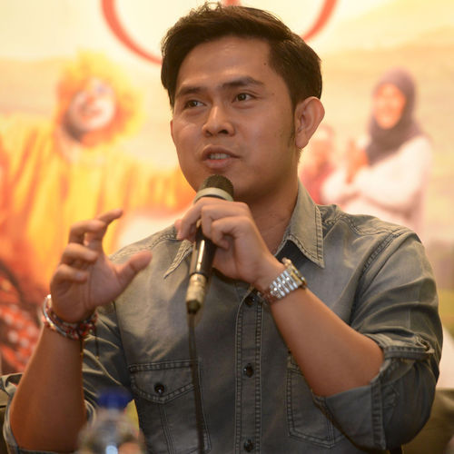 Cakra Khan
