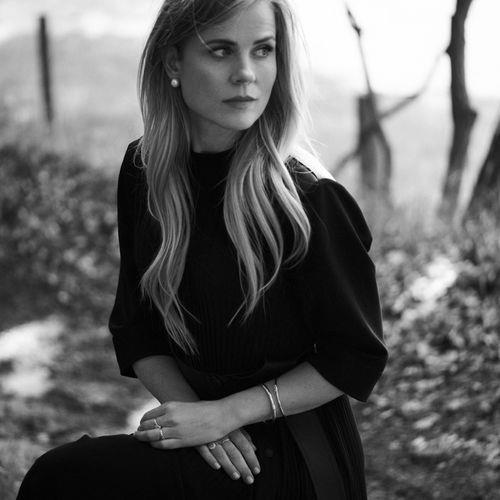 Ilse DeLange