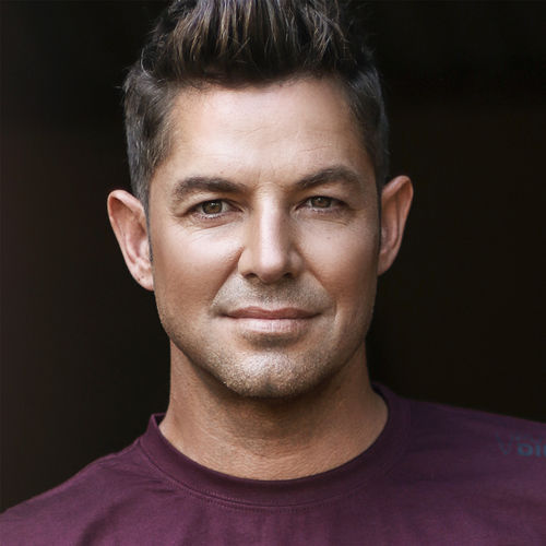 Jay du Plessis & Lianie May