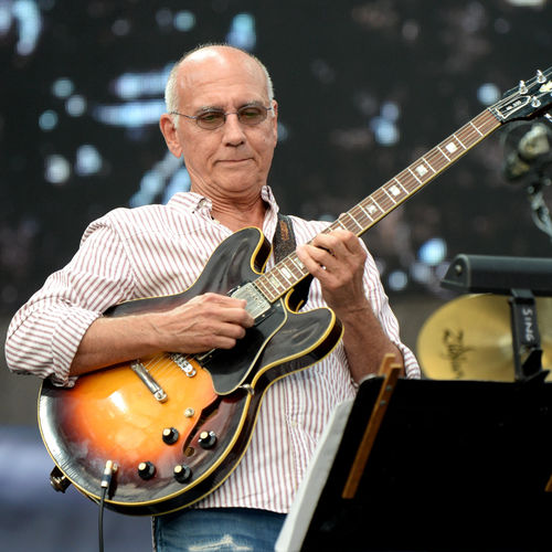 Larry Carlton