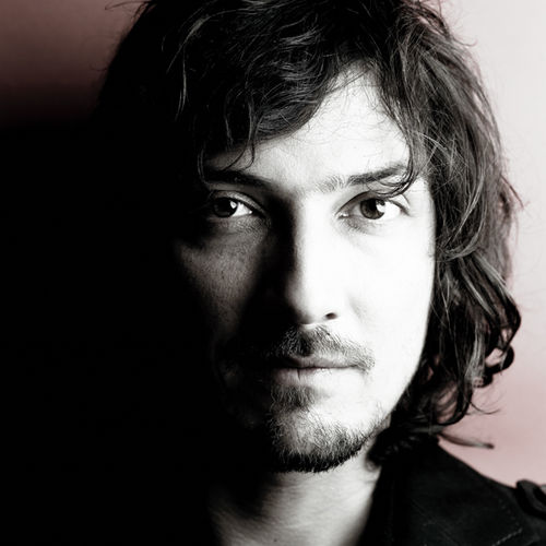 Leon Larregui