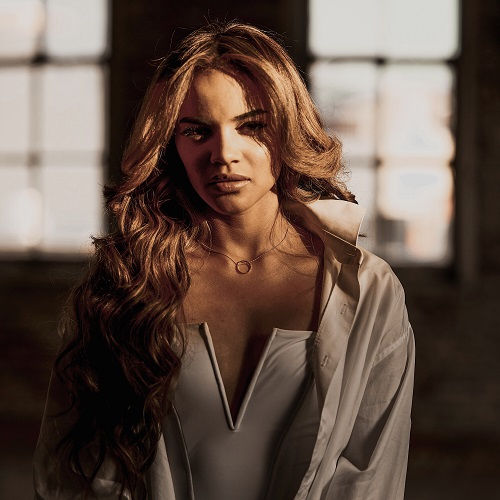 Leslie Grace