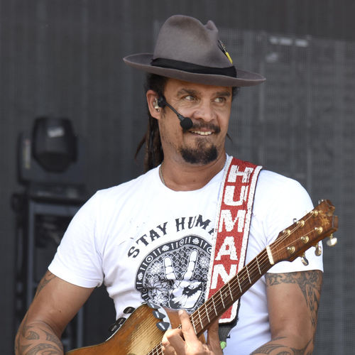 Michael Franti & Spearhead